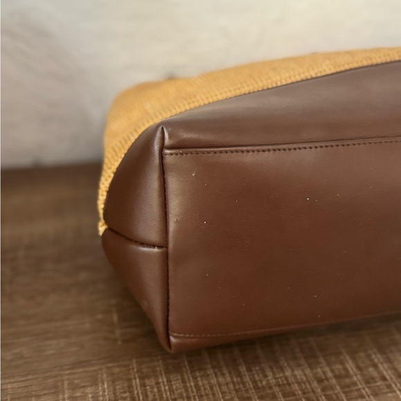 Very Rare CHANEL Chain Leather and Straw Tote - Picture 10 of 12